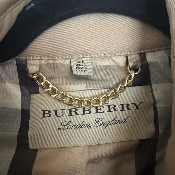Vintage Burberry Double-Breasted Tan Trench Coat! - Picture 4 of 8
